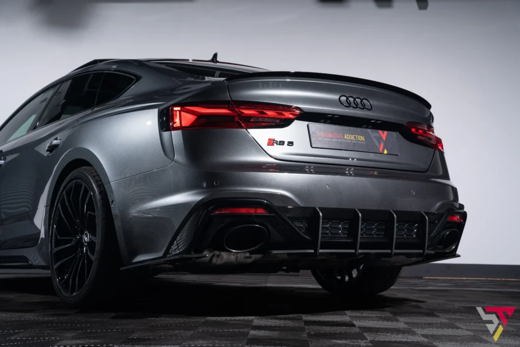 grey audi rs5
