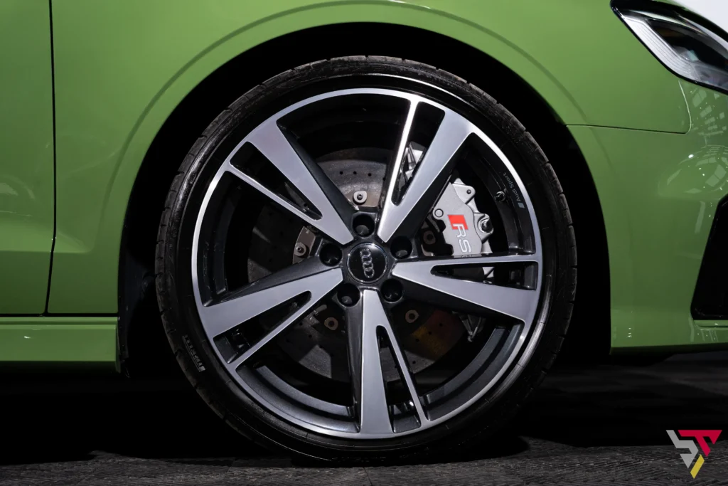 Audi RS Dynamic Package Carbon Ceramic Brakes
