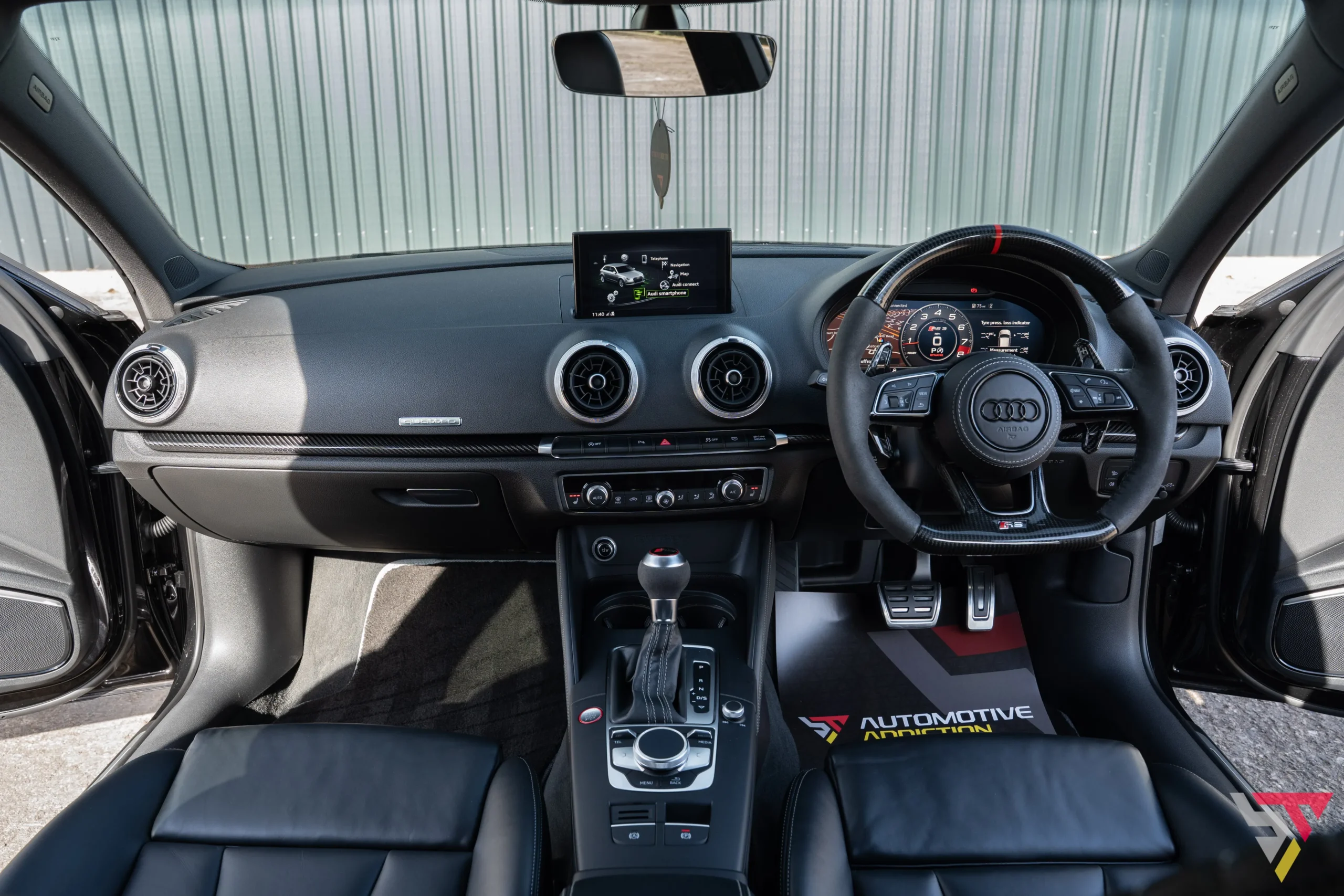 audi rs3 8v inteiror