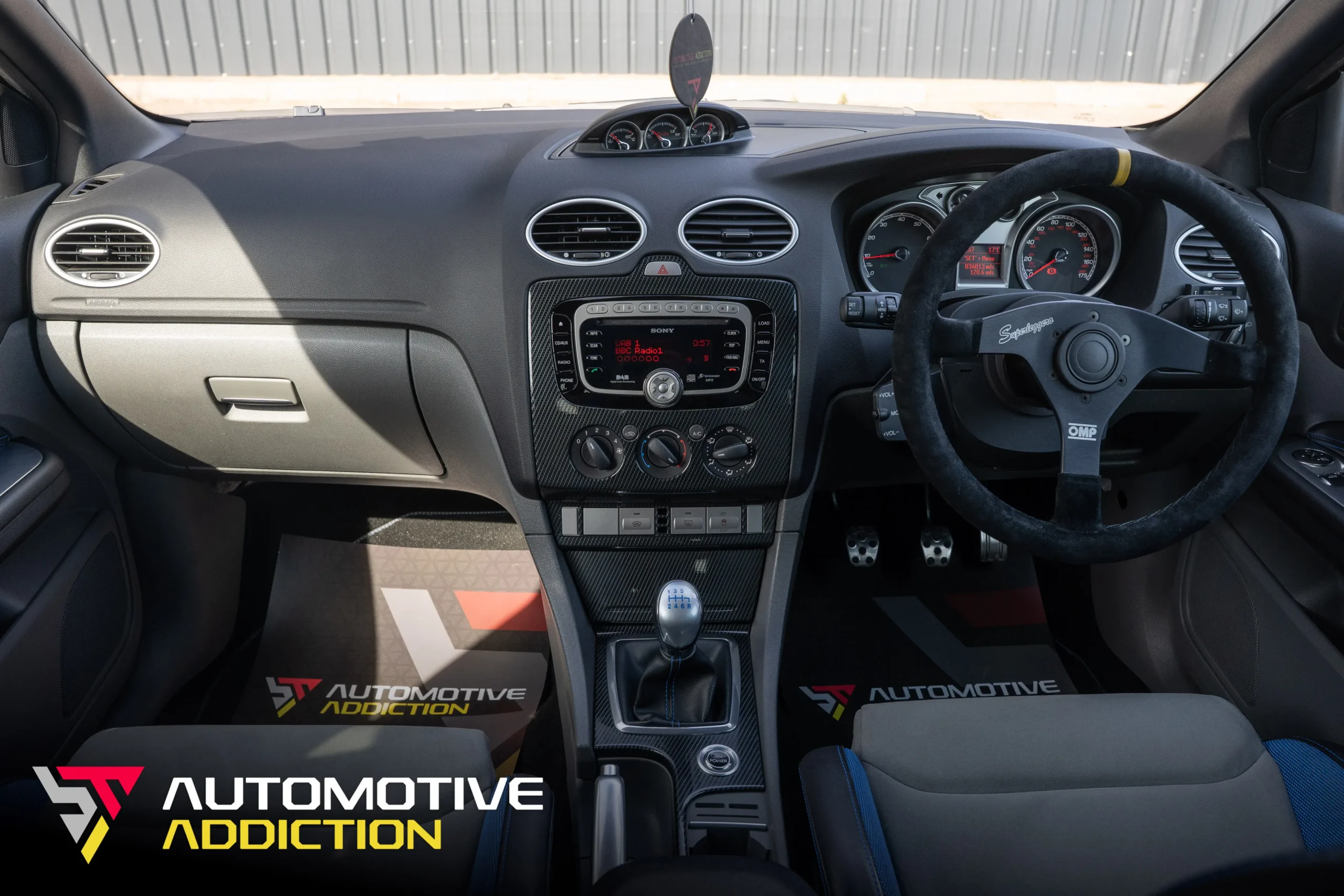 Focus Carbon-Fibre Radio Surround & Centre Console