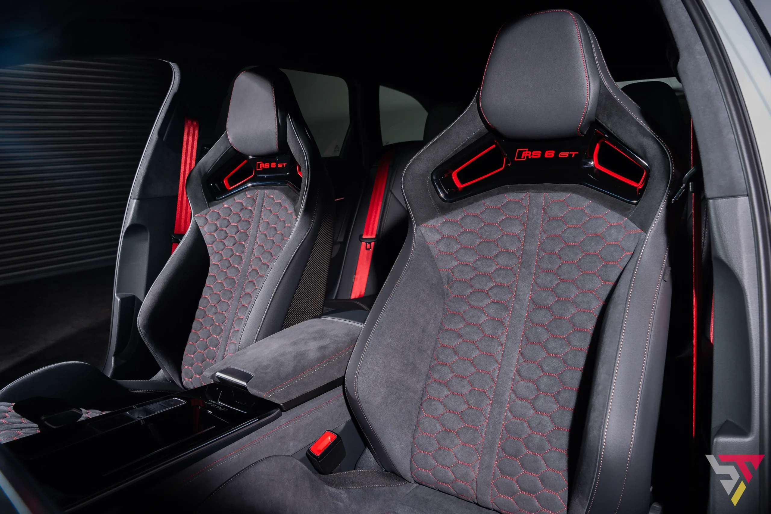 audi rs6gt carbon fibre bucket seats