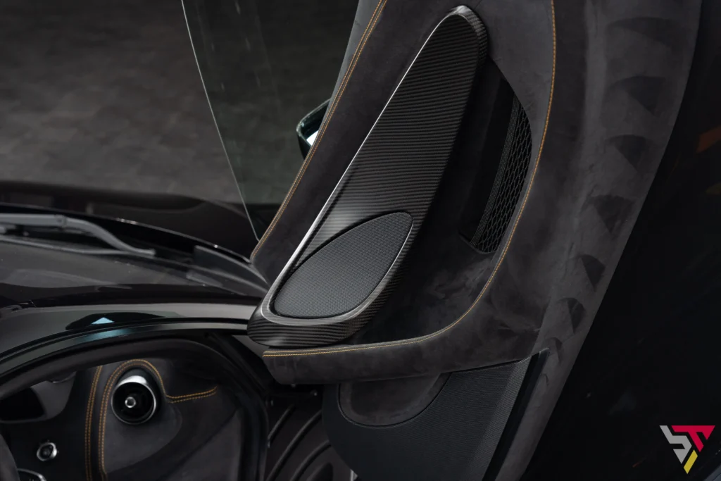 McLaren dihedral doors