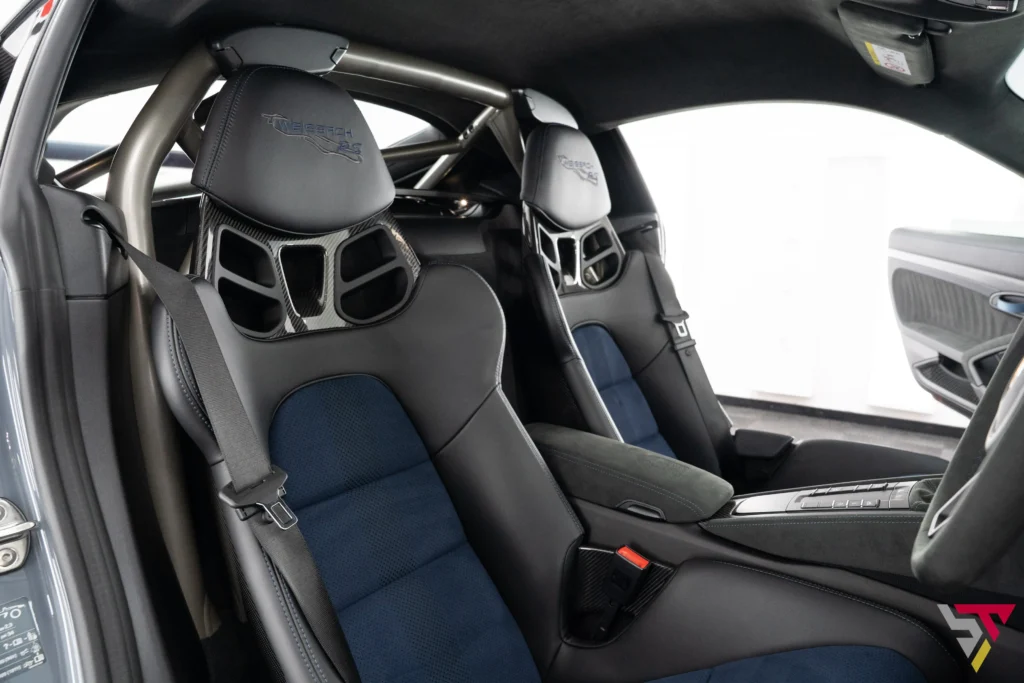 Cayman GT4 RS carbon seats