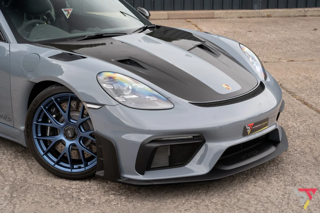 Porsche Cayman GT4 RS carbon