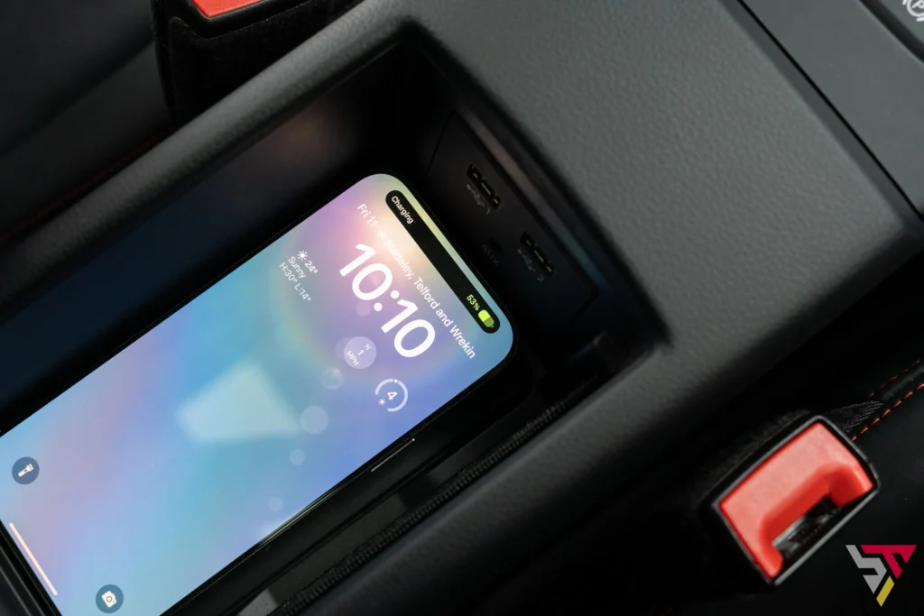 audi rs3 phone box