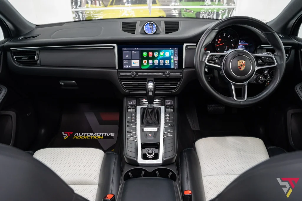 porsche macan interior