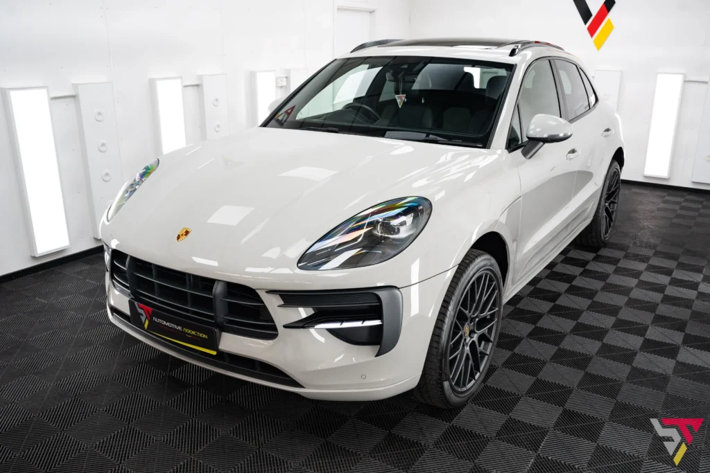 porsche macan with roof rails