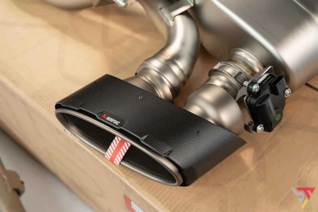 Audi RS6 GT, Akrapovic exhaust
