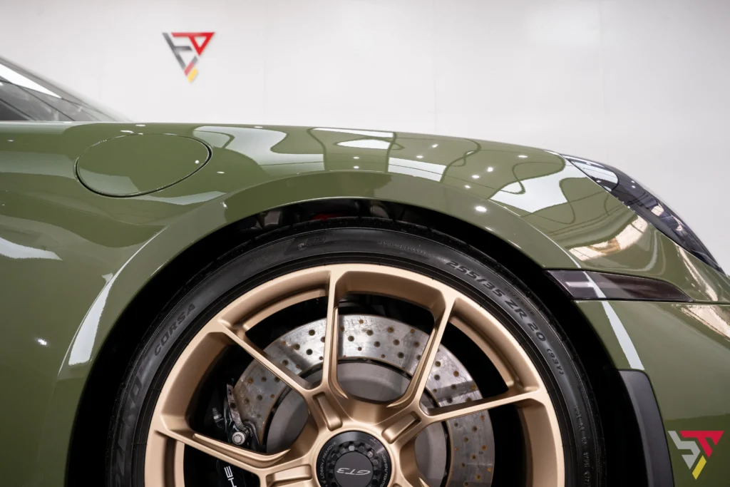 porsche gt3 electric lift, Olive green
