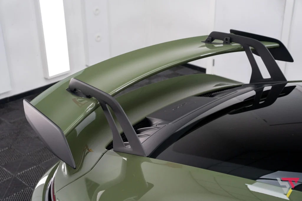 porsche gt3 olive green