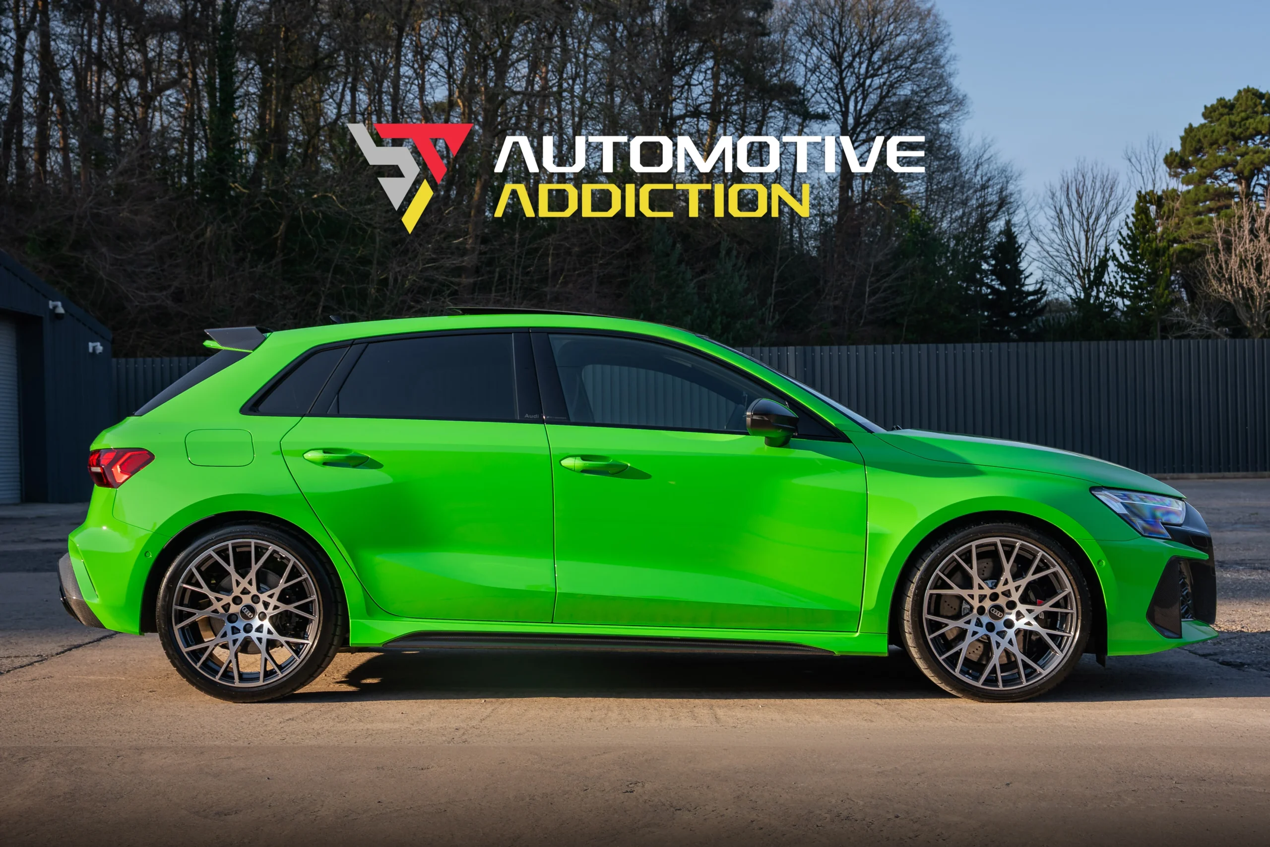 Audi RS3 8.5Y Carbon Vorsprung Sportback Kyalami Green Side