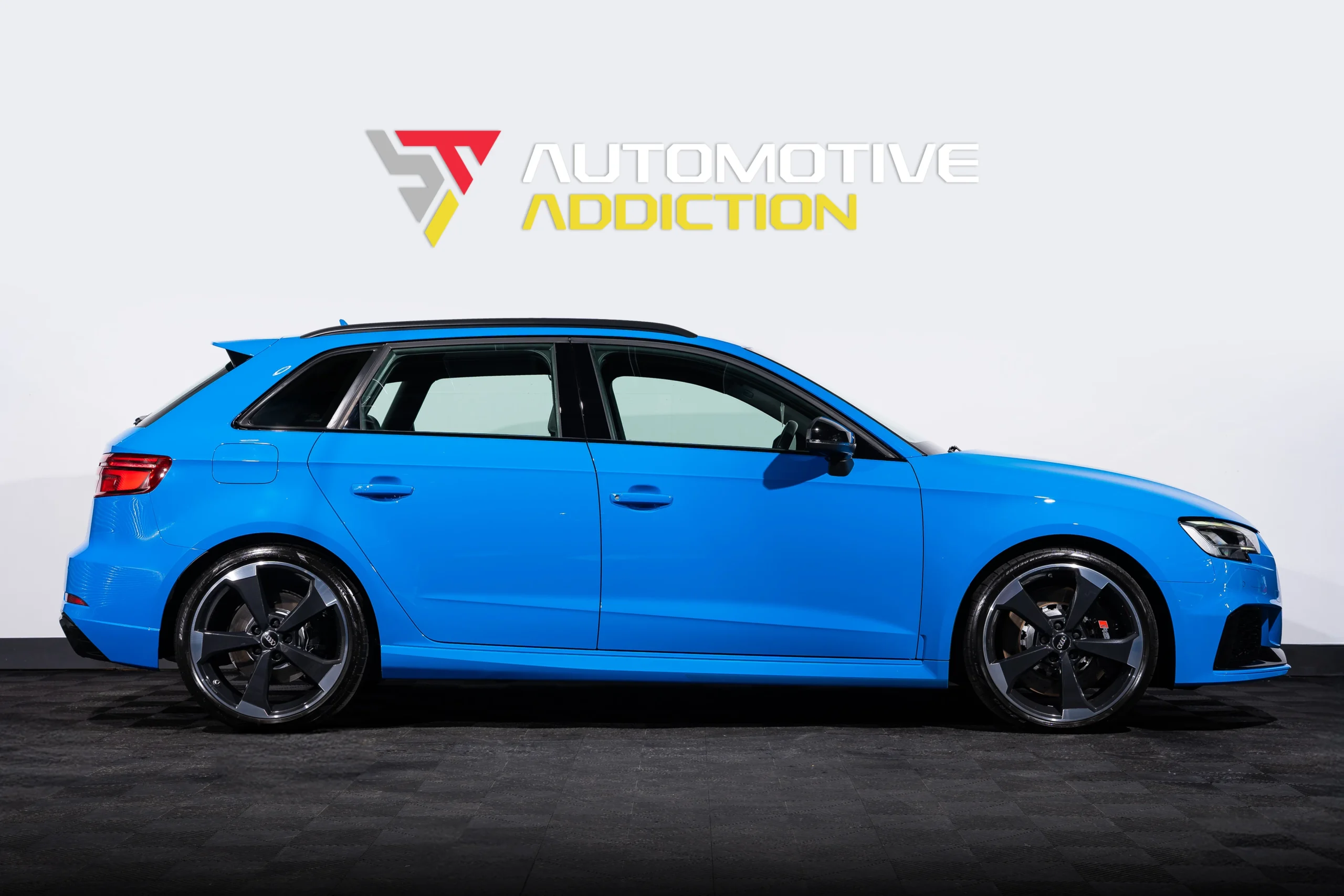 Audi RS3 Voodoo Blue Side
