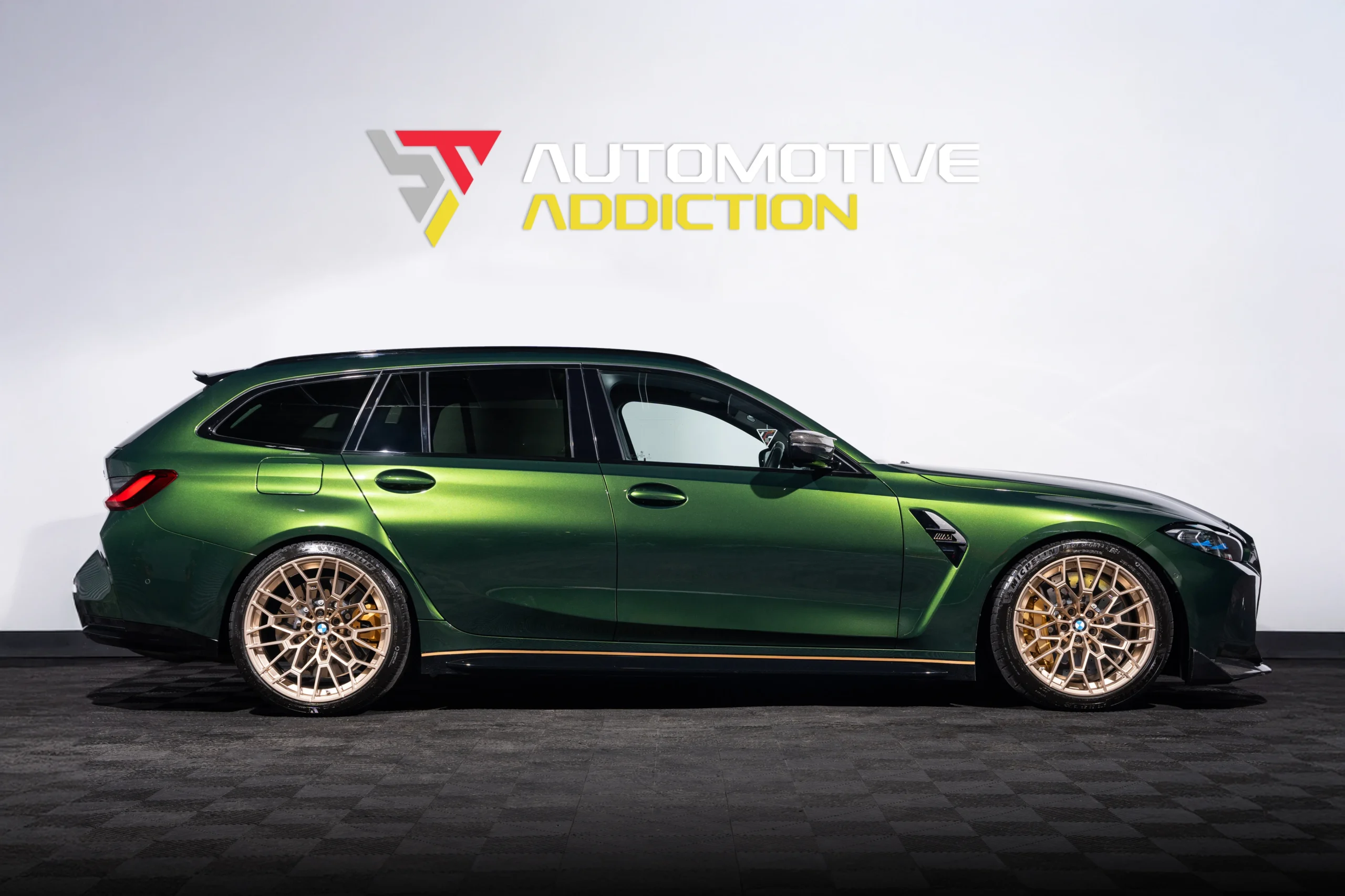 BMW M3 G81 Touring Verde Ermes Green Evolve Edition Side On