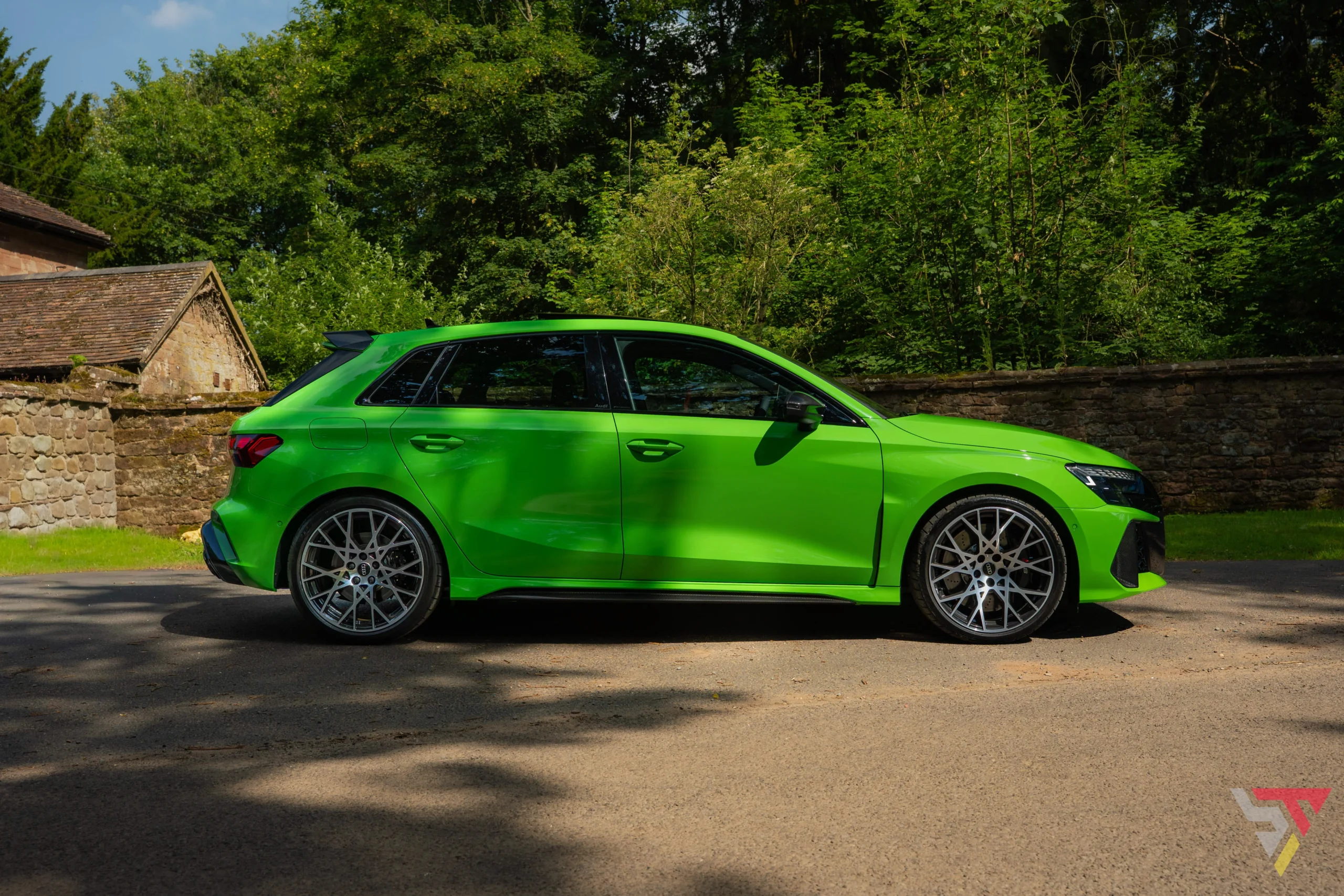 Audi RS3 8.5Y Carbon Vorsprung Sportback Kyalami Green side