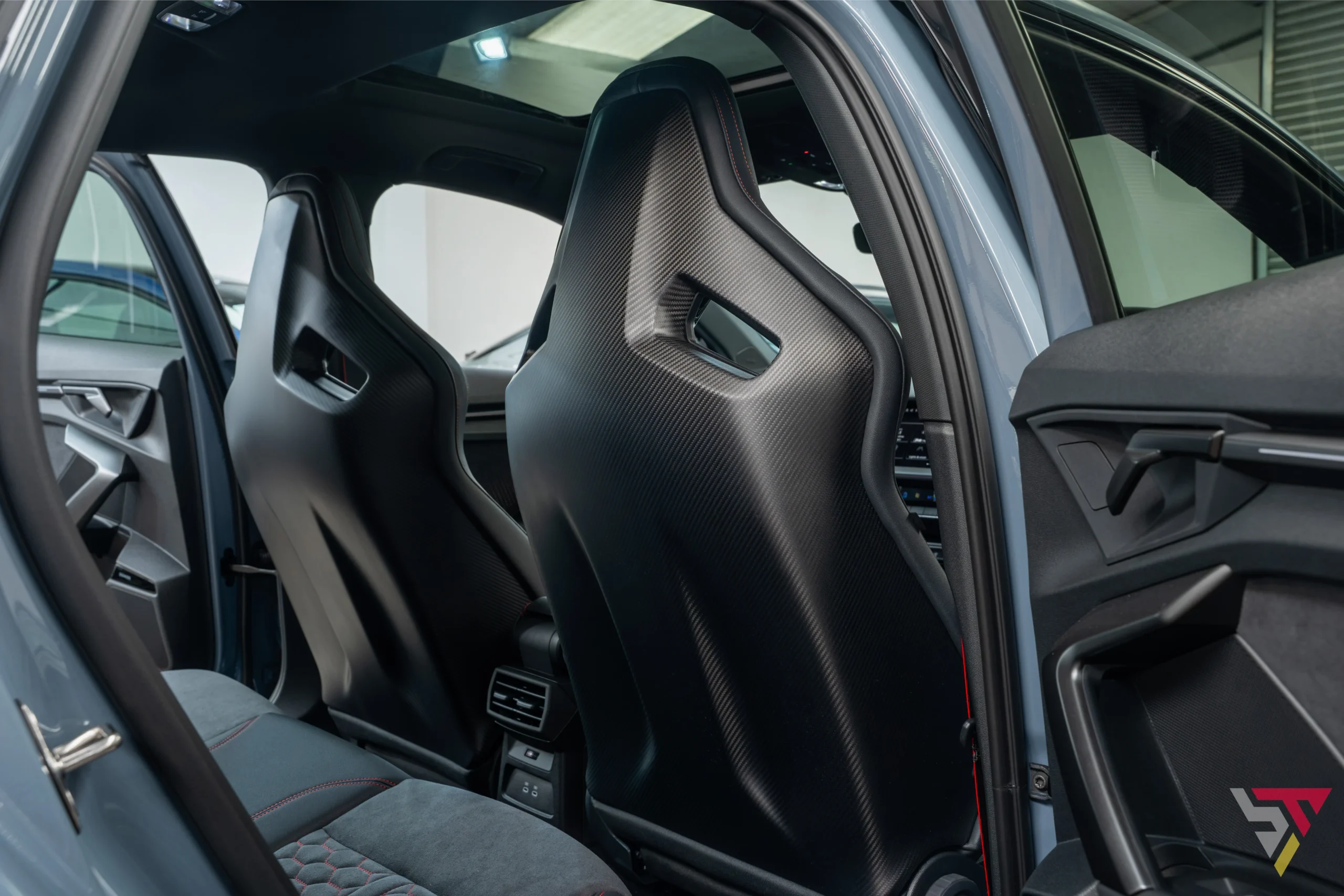 Audi RS3 Carbon Vorsprung Satin Kemora Grey PPF carbon bucket seats
