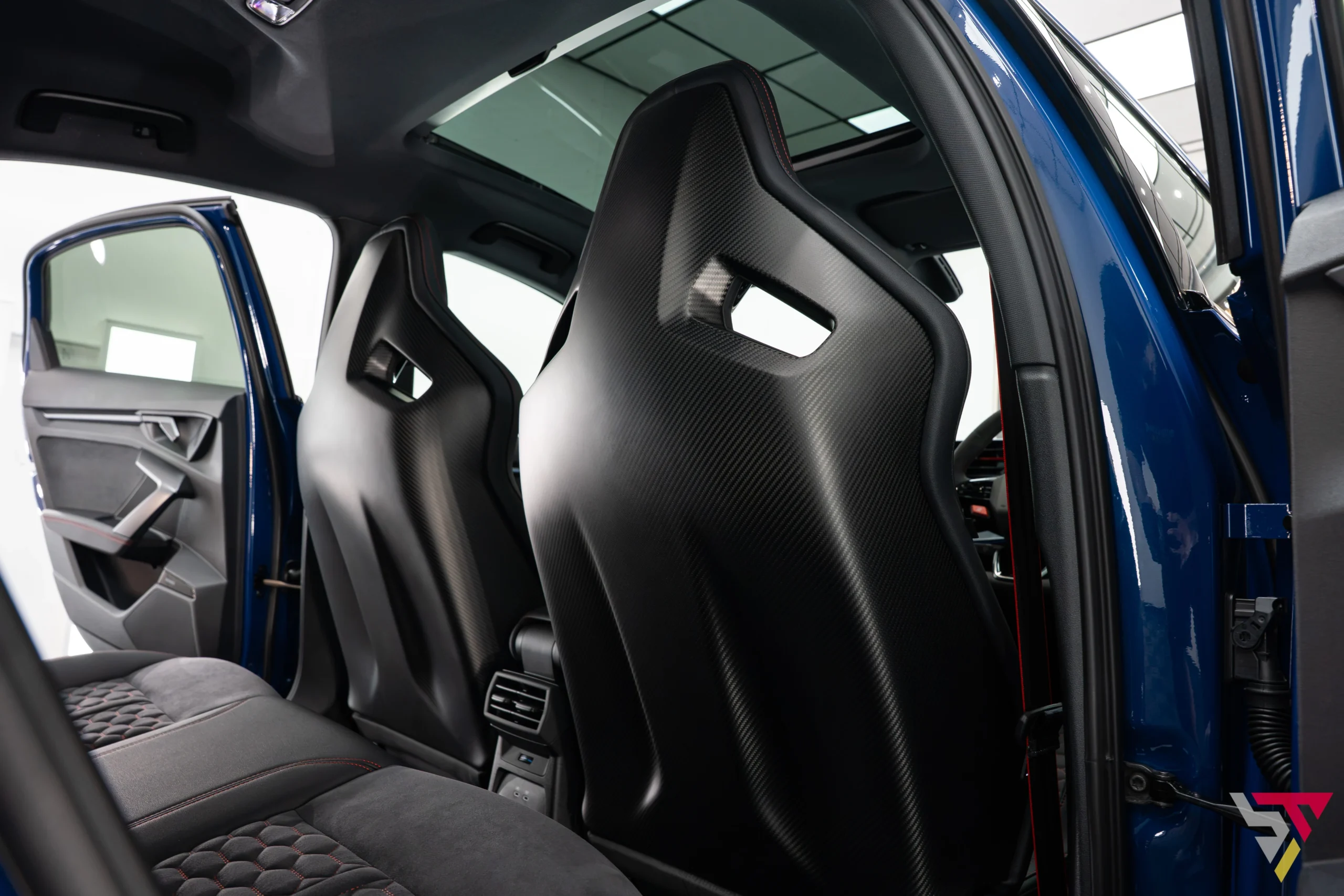 Satin Ascari Blue Audi RS3 Carbon Vorsprung Carbon Bucket Seats