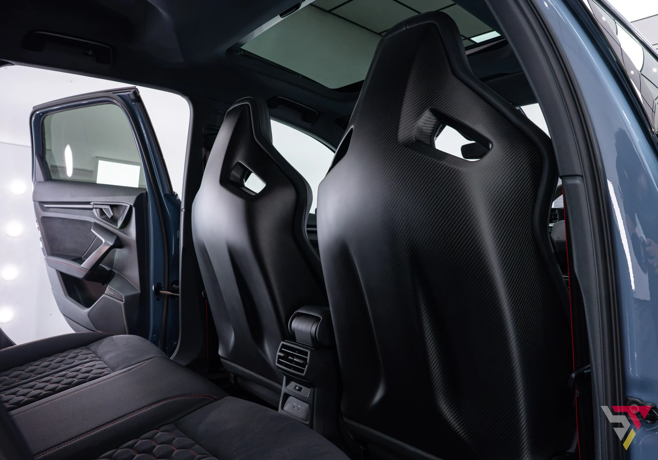 Audi RS3 Carbon Vorsprung Satin Kemora Grey PPF carbon bucket seats