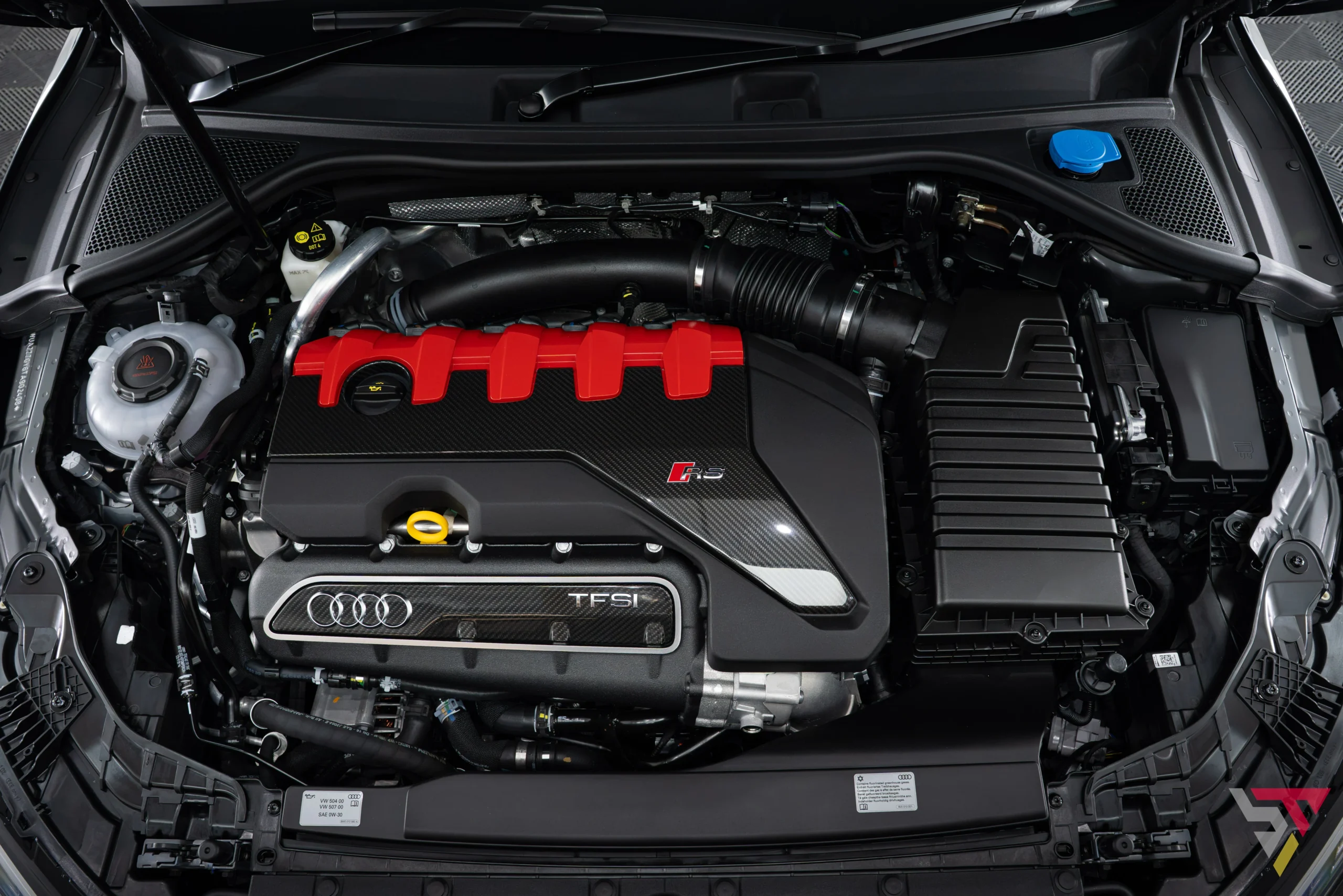 Audi RS3 Carbon Vorsprung Saloon Daytona Grey engine bay