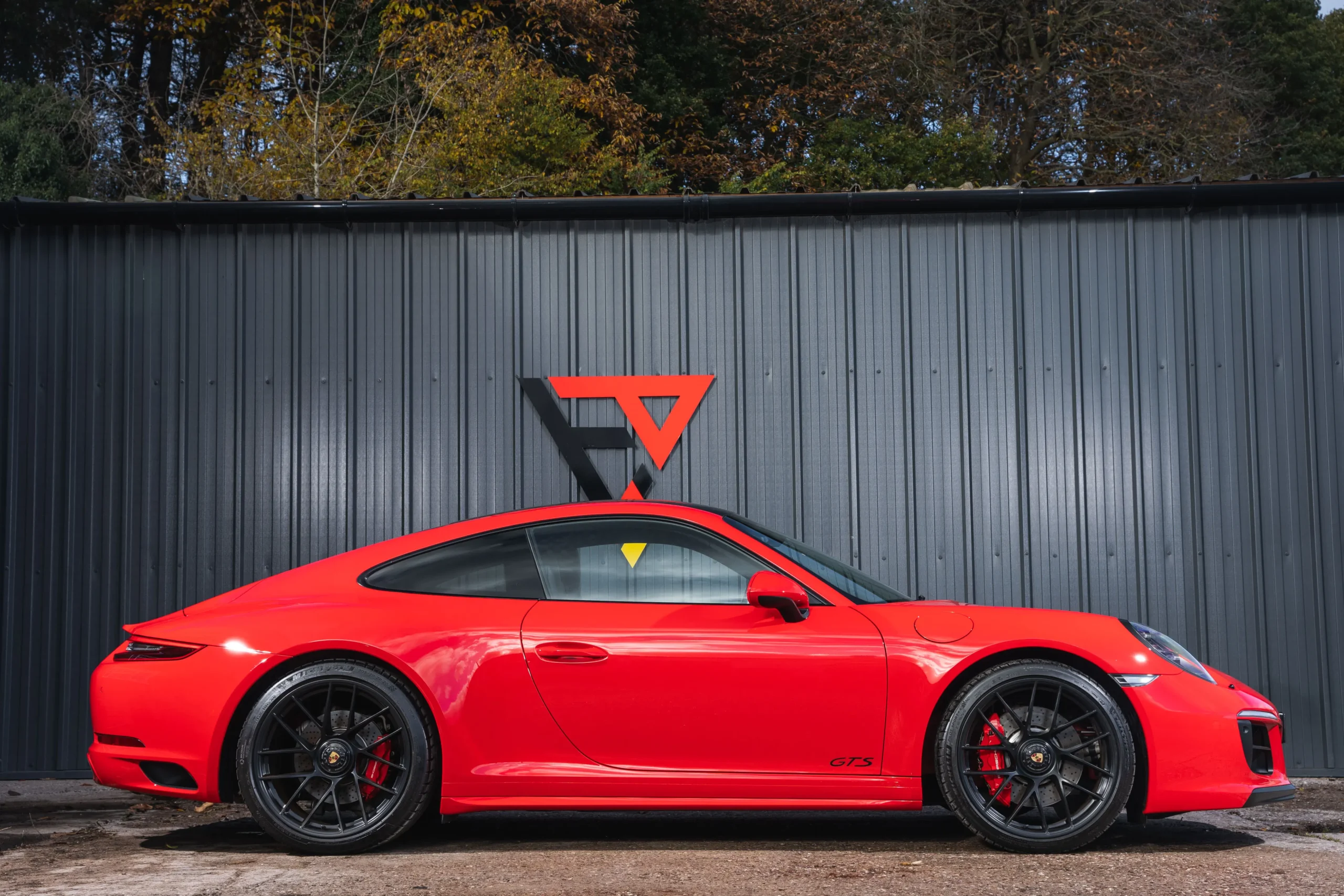 Porsche 911 991.2 Carrera 4 GTS Guards Red side