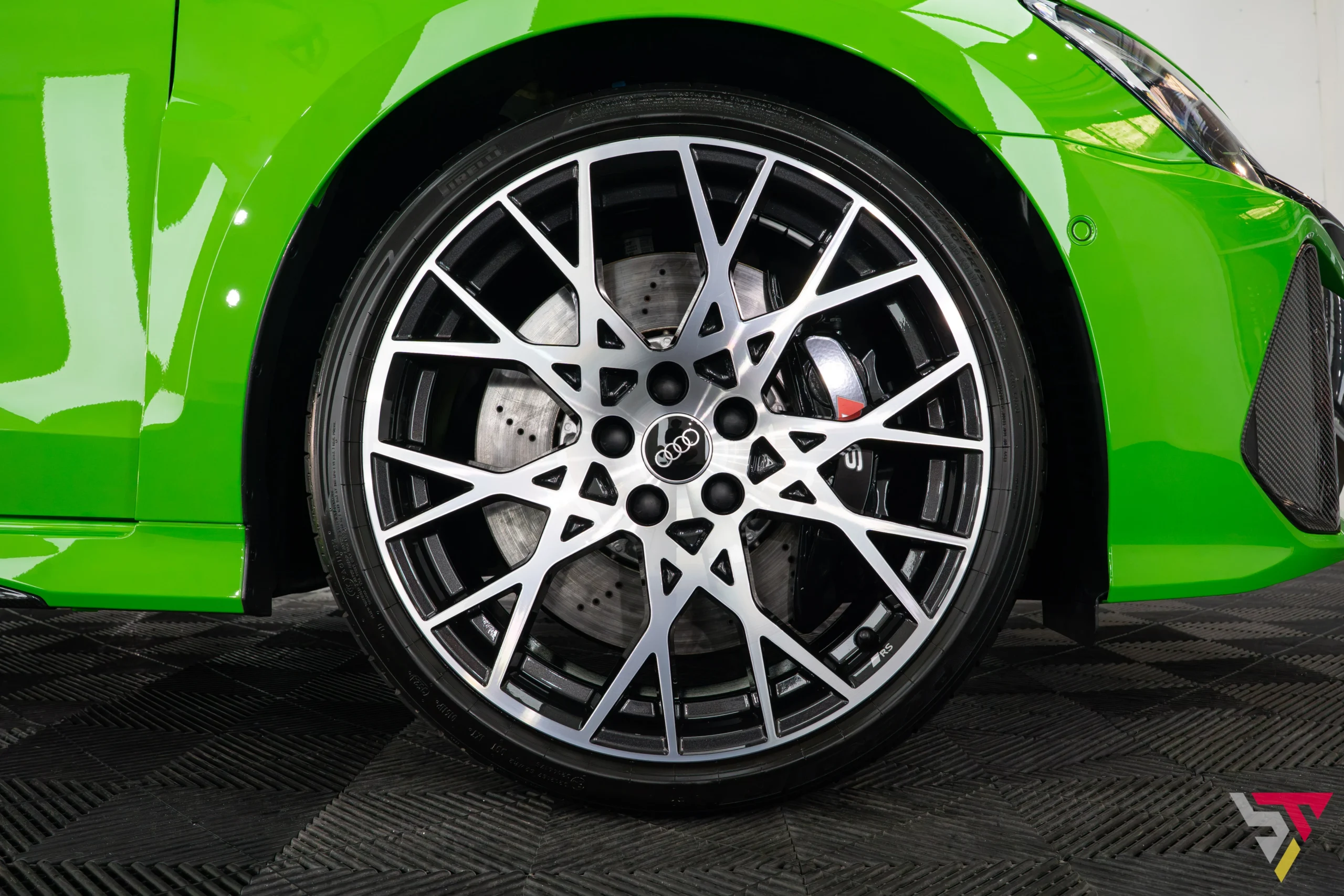 Audi RS3 8.5Y Carbon Vorsprung Sportback Kyalami Green Wheels