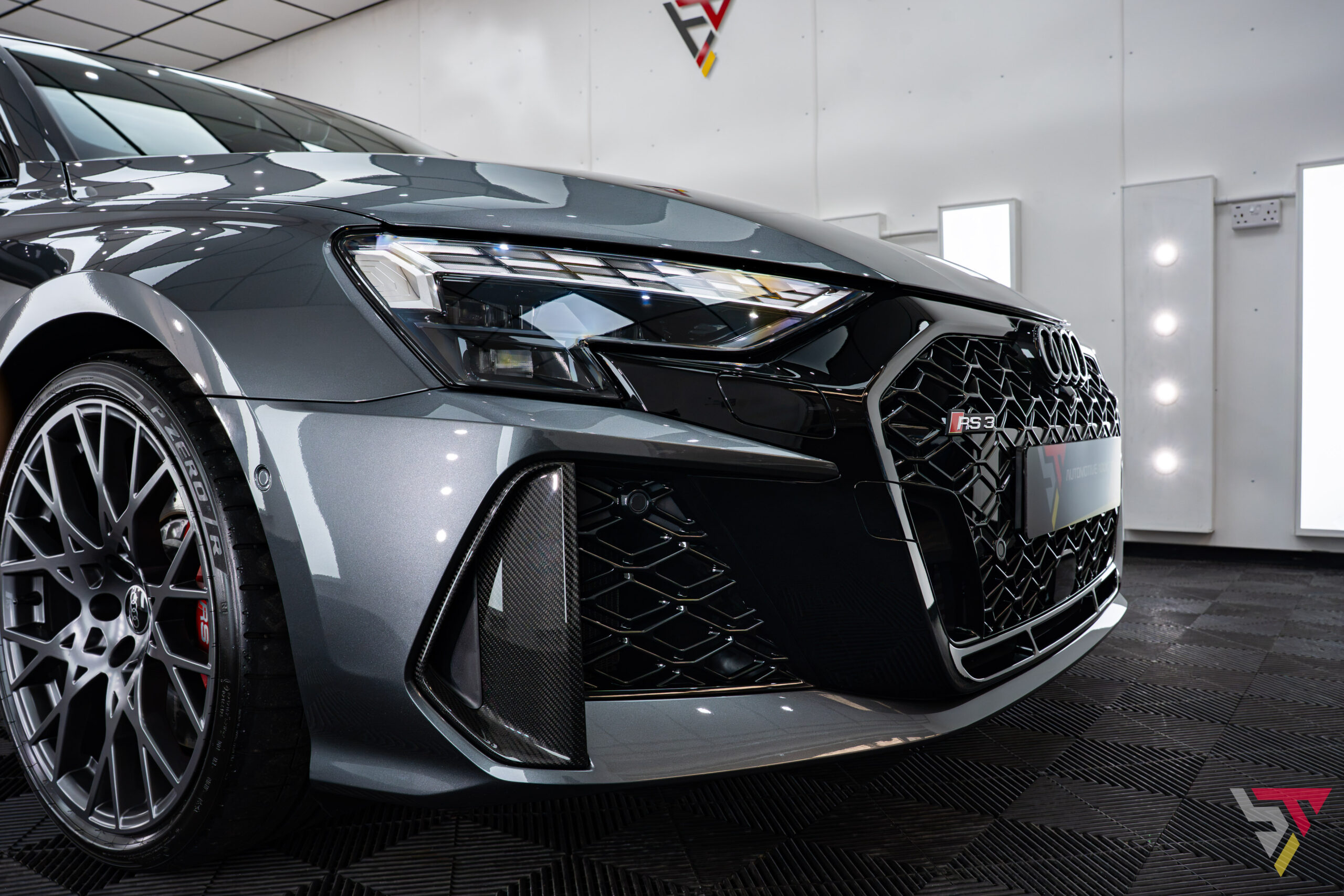 2025 Audi RS3 Carbon Black 8.5Y Sportback Daytona Grey carbon splitter