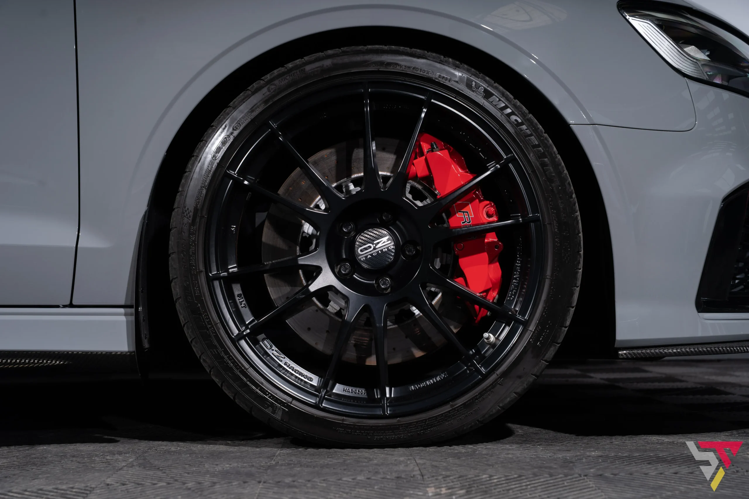 Nardo Grey Audi RS3 8V DAZA Saloon Stage 3 Wheel