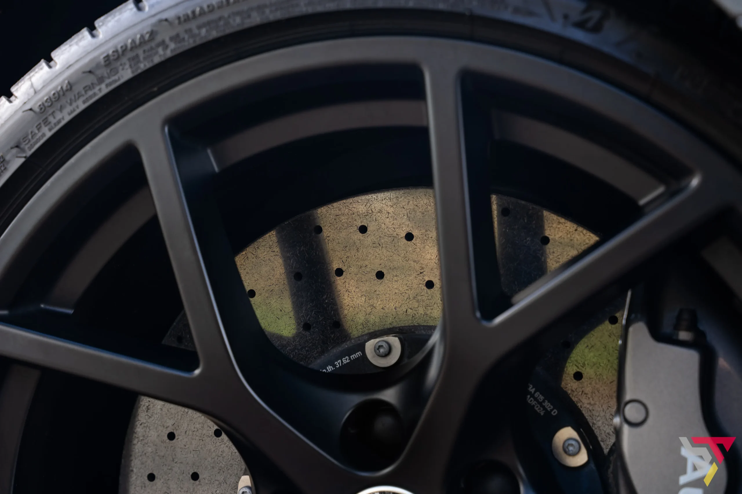 Audi RS3 8Y Nardo Grey Audi Exclusive Carbon Ceramic Brakes