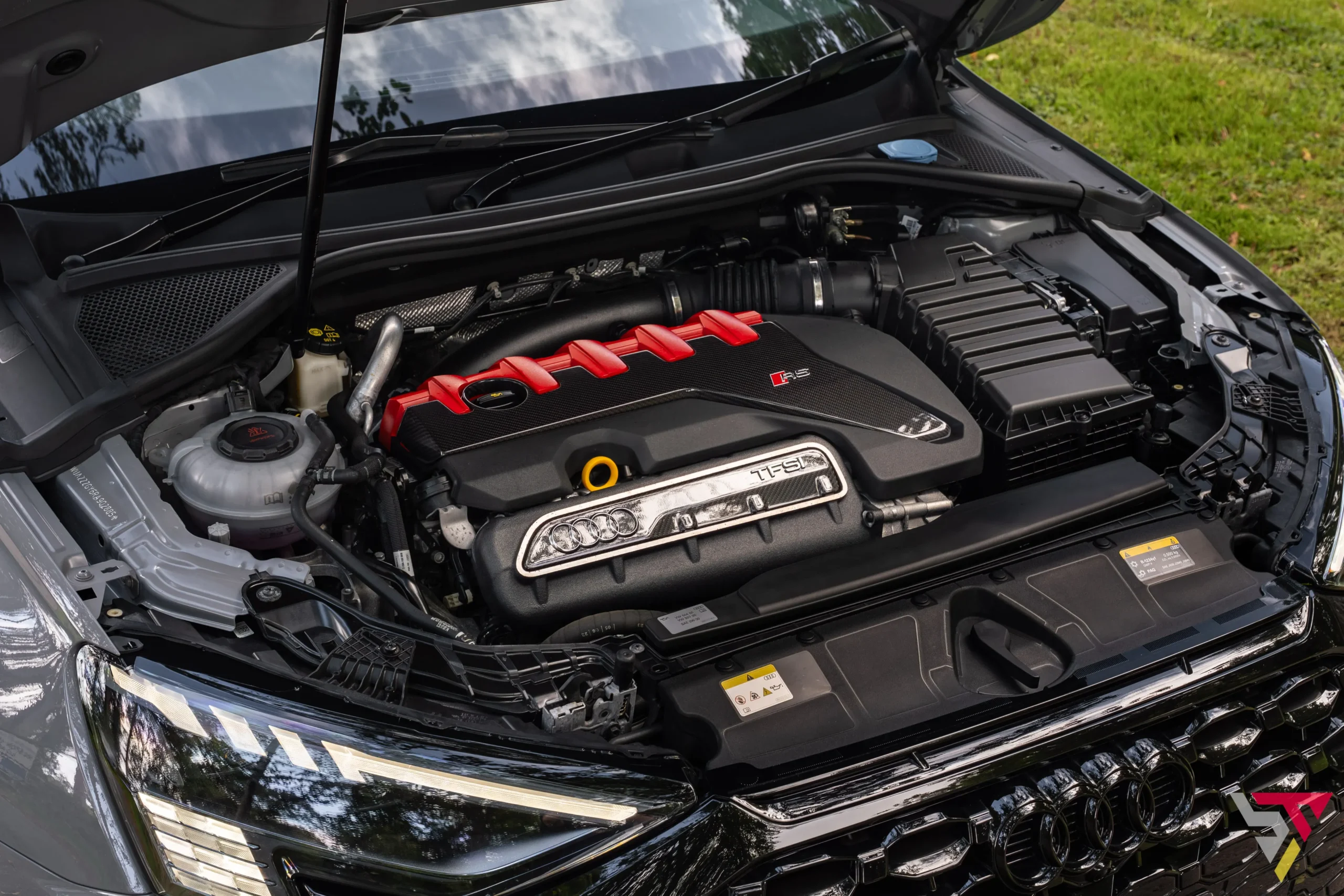 Audi RS3 8Y Nardo Grey Audi Exclusive Carbon Fibre Engine Bay